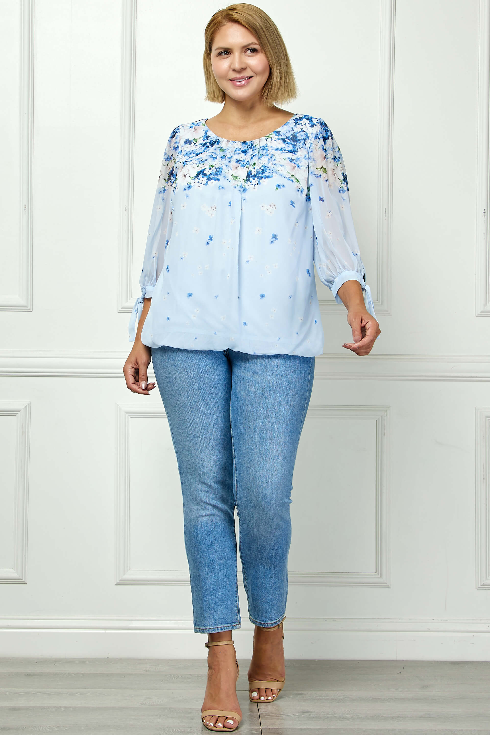 3/4 Tie Sleeve Pleat Neck Border Print Bubble Blouse in Blue - Plus - Image 4