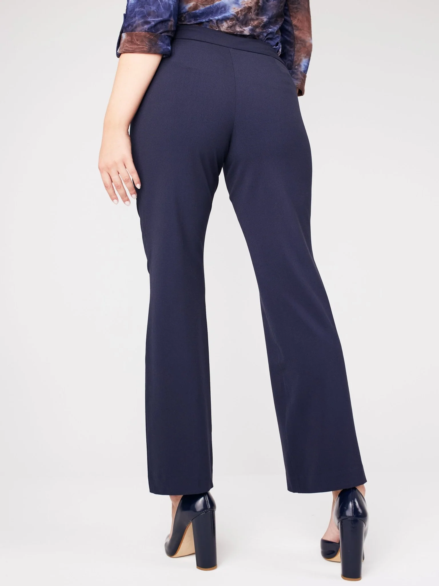 Roz & Ali™ Secret Agent Tummy Control Classic Pants - Petite - Image 9