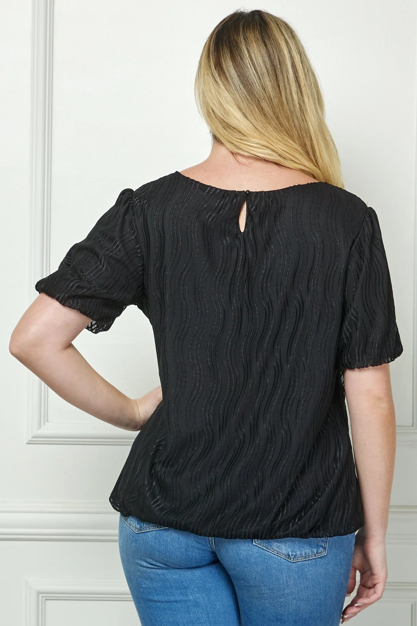 Short Puff Sleeve Scoop Neck Bubble Blouse - Plus - Image 4