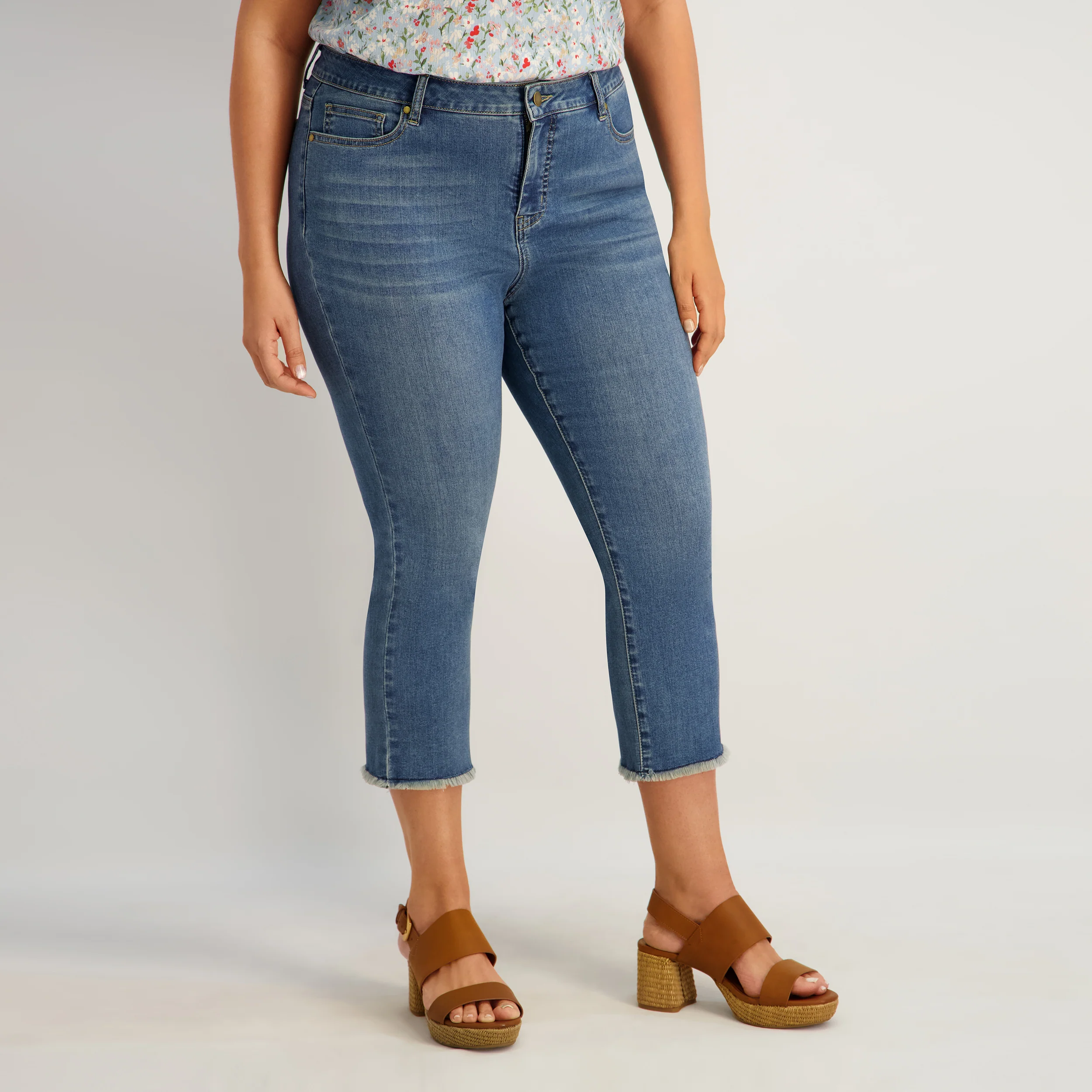 Westport Signature Fray Hem Capri in Dark Wash - Plus - Image 3