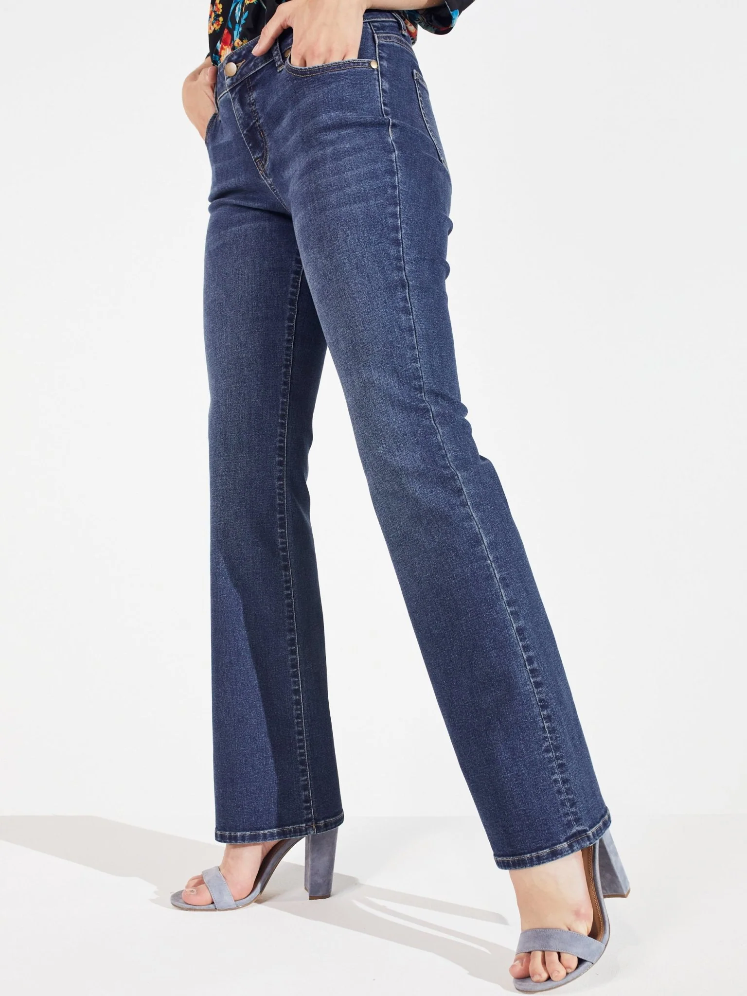 Westport Signature Mid-Rise Bootcut Jeans - Petite - Image 3