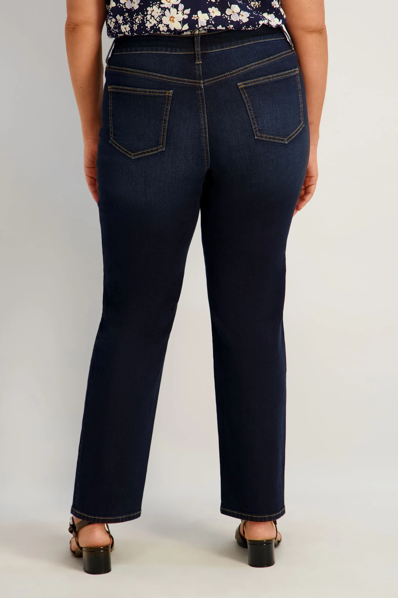 Westport Signature Straight Leg in Rinse - Plus - Image 3